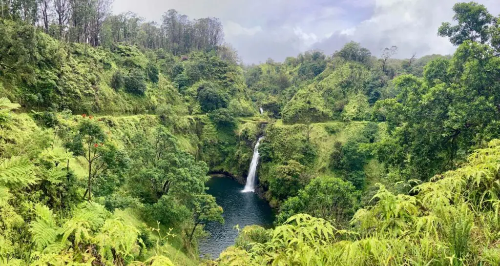 Une chute secrète pour se baigner en voyage à Hawaii