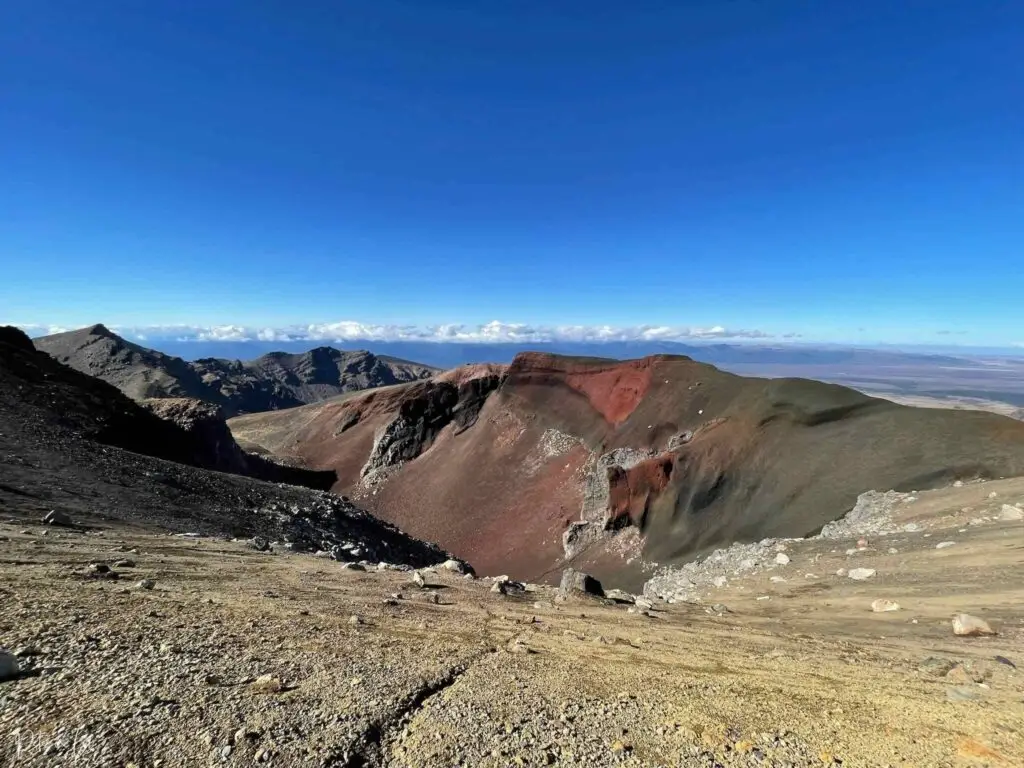 Le cratère rouge au Tongariro Alpine Crossing en NZ