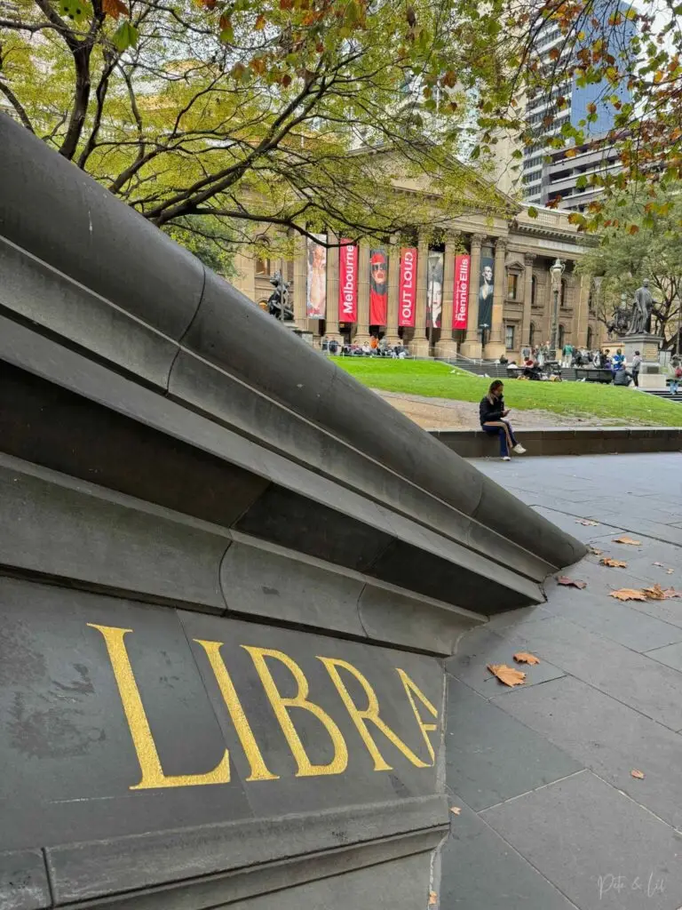 La bibliothèque de Melbourne en Australie en hiver