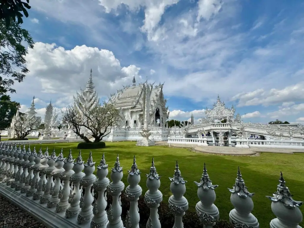 Le temple blanc à Chiang Rai en Thaïlande