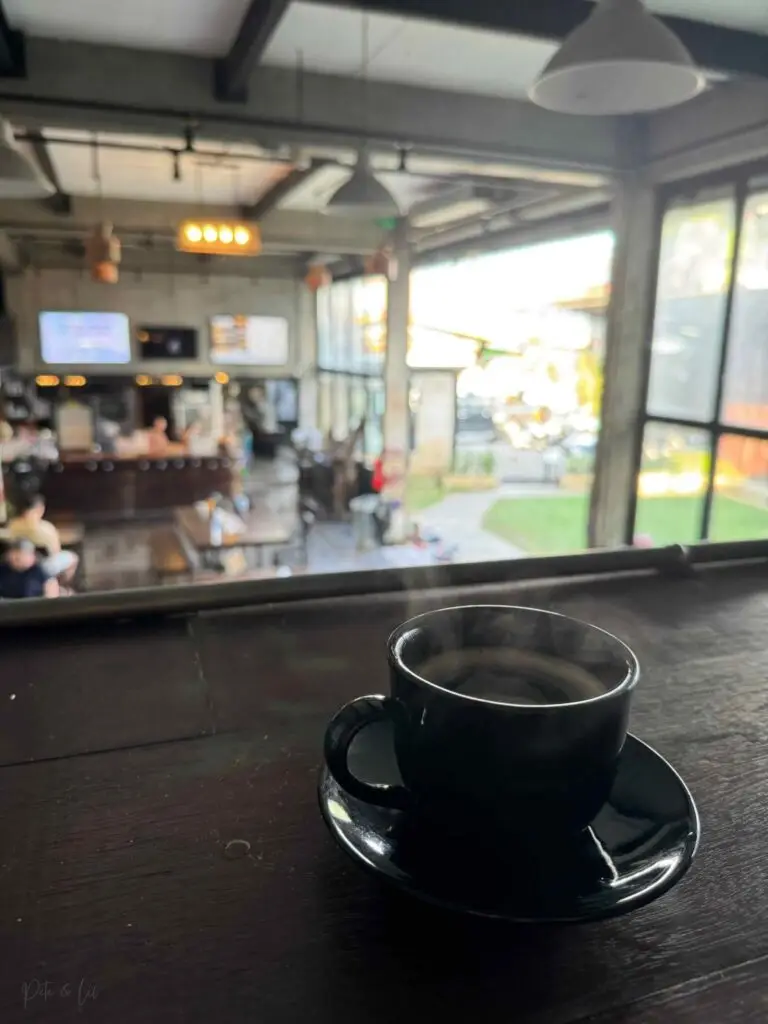 Un café qui représente la routine durant un an à l’étranger