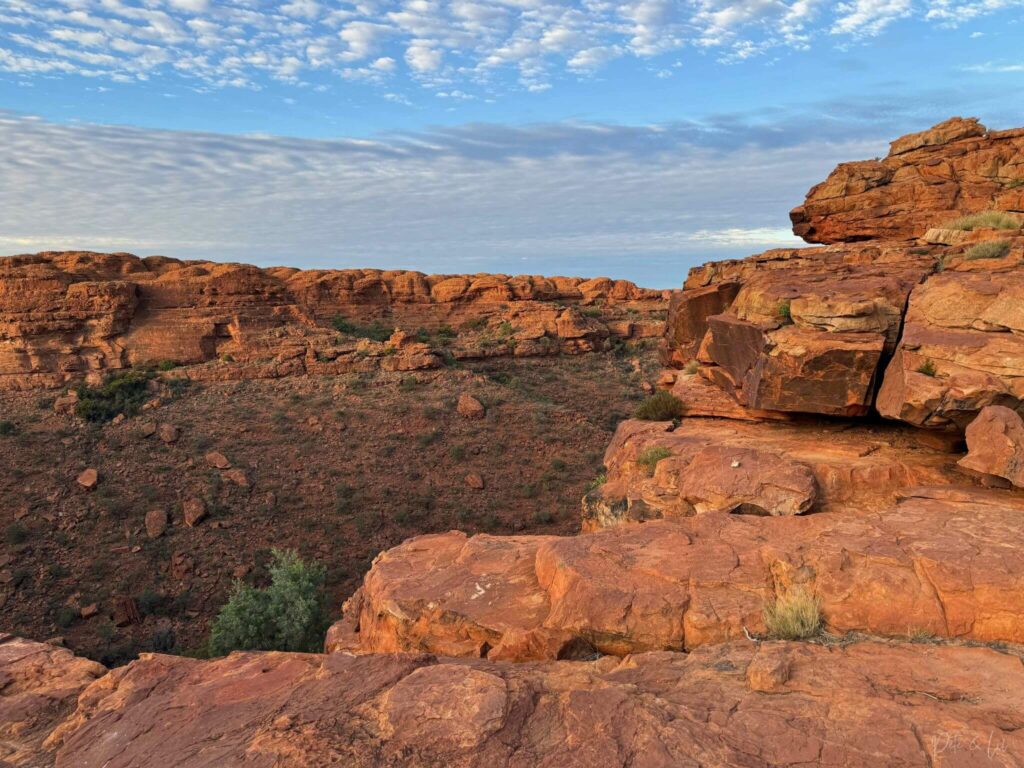 Canyon dans l’Outback australien au lever du soleil