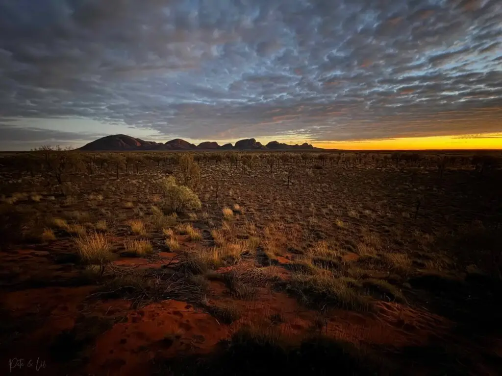 Kata Tjuta au lever du soleil