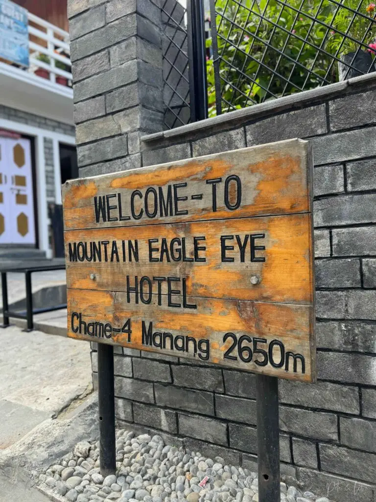 Pancarte à l’entrée du Eagle Eye Guesthouse