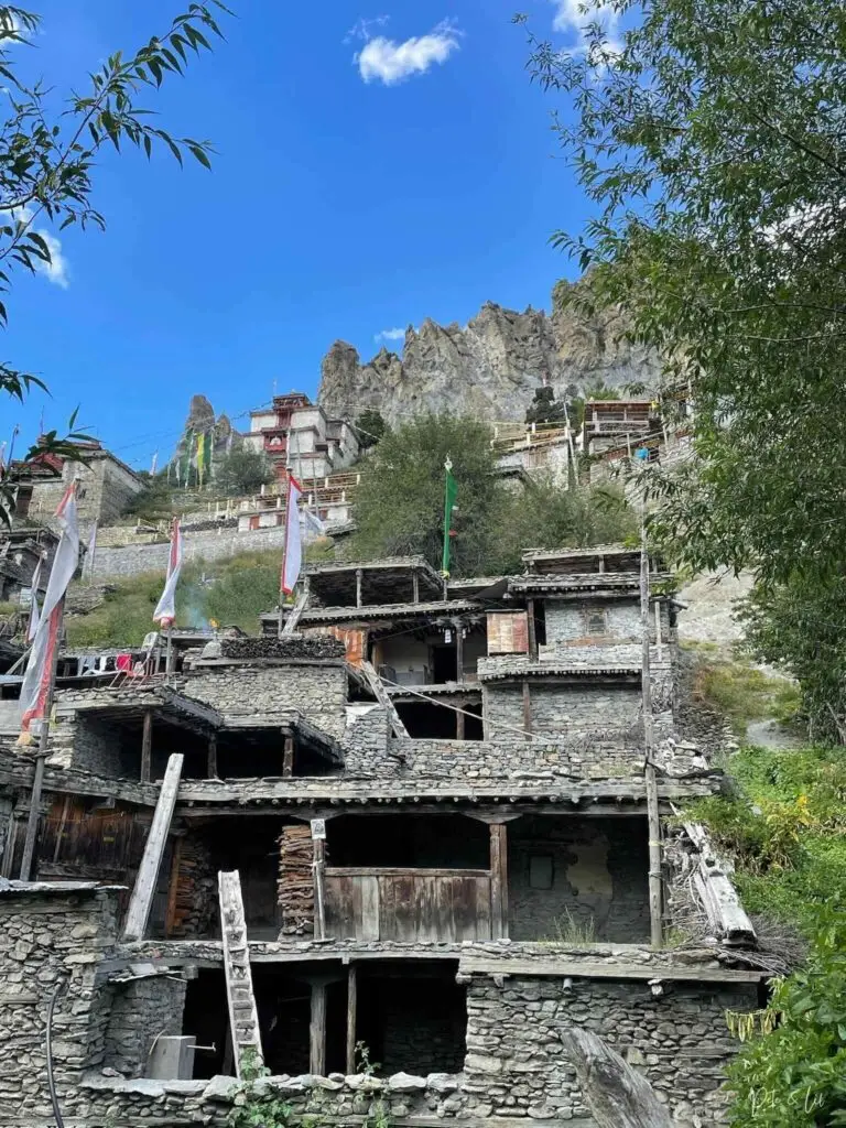 Bâtiments du village de Braka