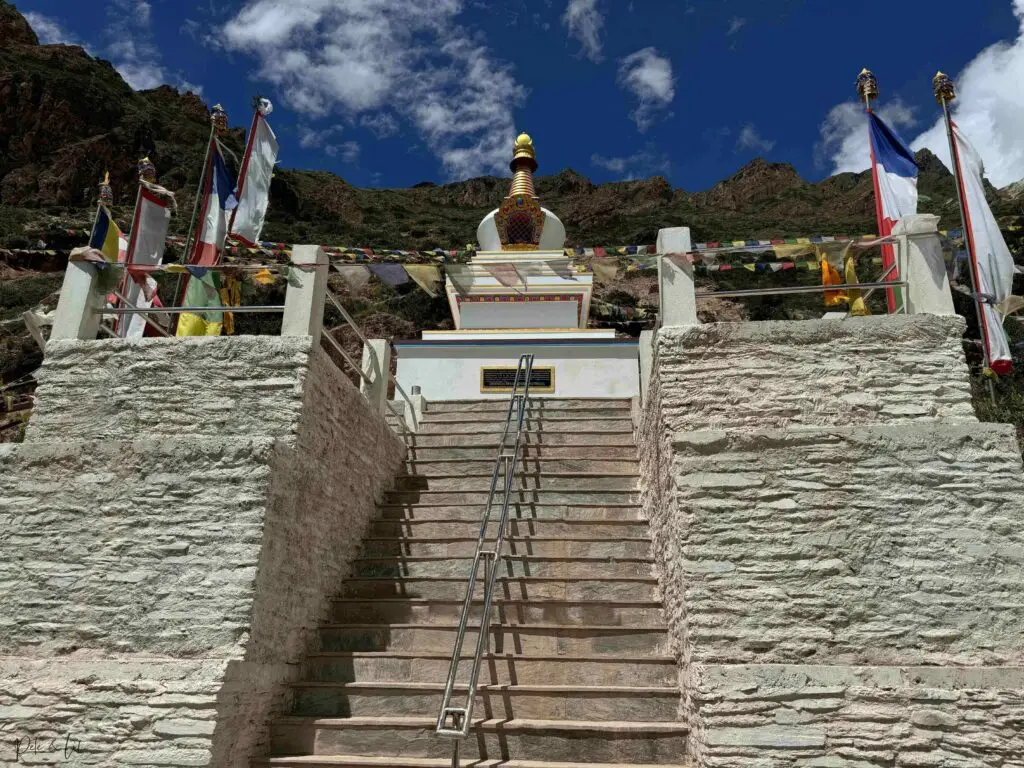 Stupa bouddhiste près du village de Ghyaru