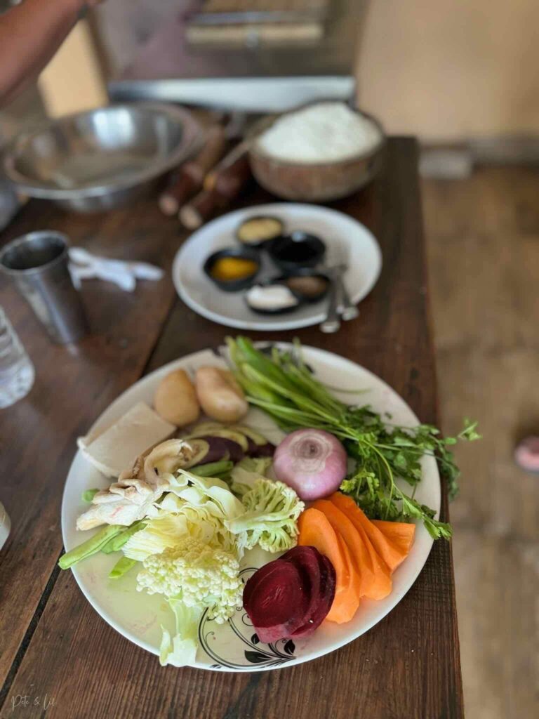 Ingrédients préparés pour le cours de cuisine de momos