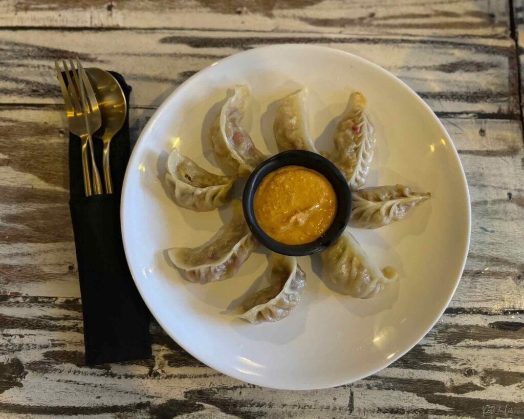 Momos faits maison durant le cours de cuisine